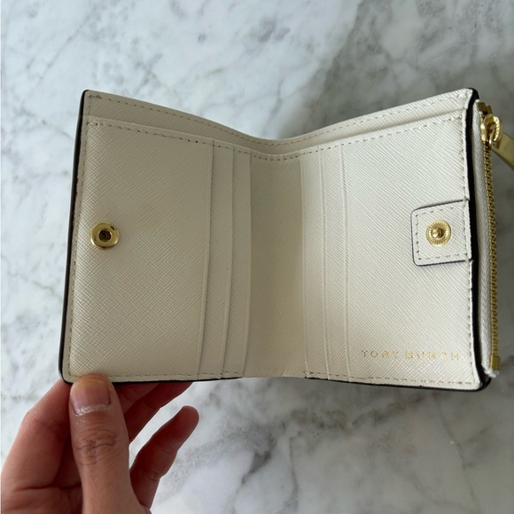 NWOT Tory Burch Robinson mini leather wallet - Picture 5 of 5